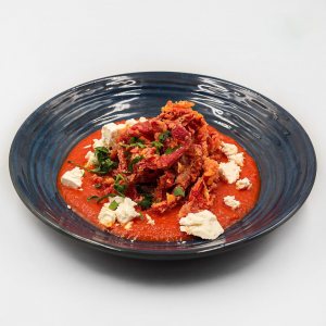 Хрупкави чушки с доматен сос и сирене     