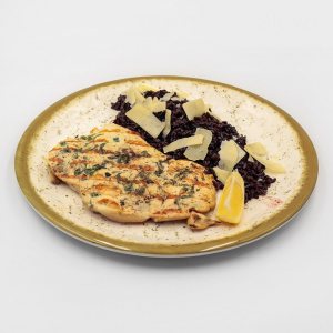 Пуешки каренца на BBQ с черен ориз с пармезан