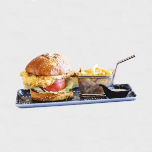 Бургер с домашен бриош с хрупкаво пиле