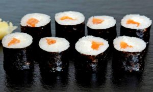 Хосомаки сьомга и филаделфия